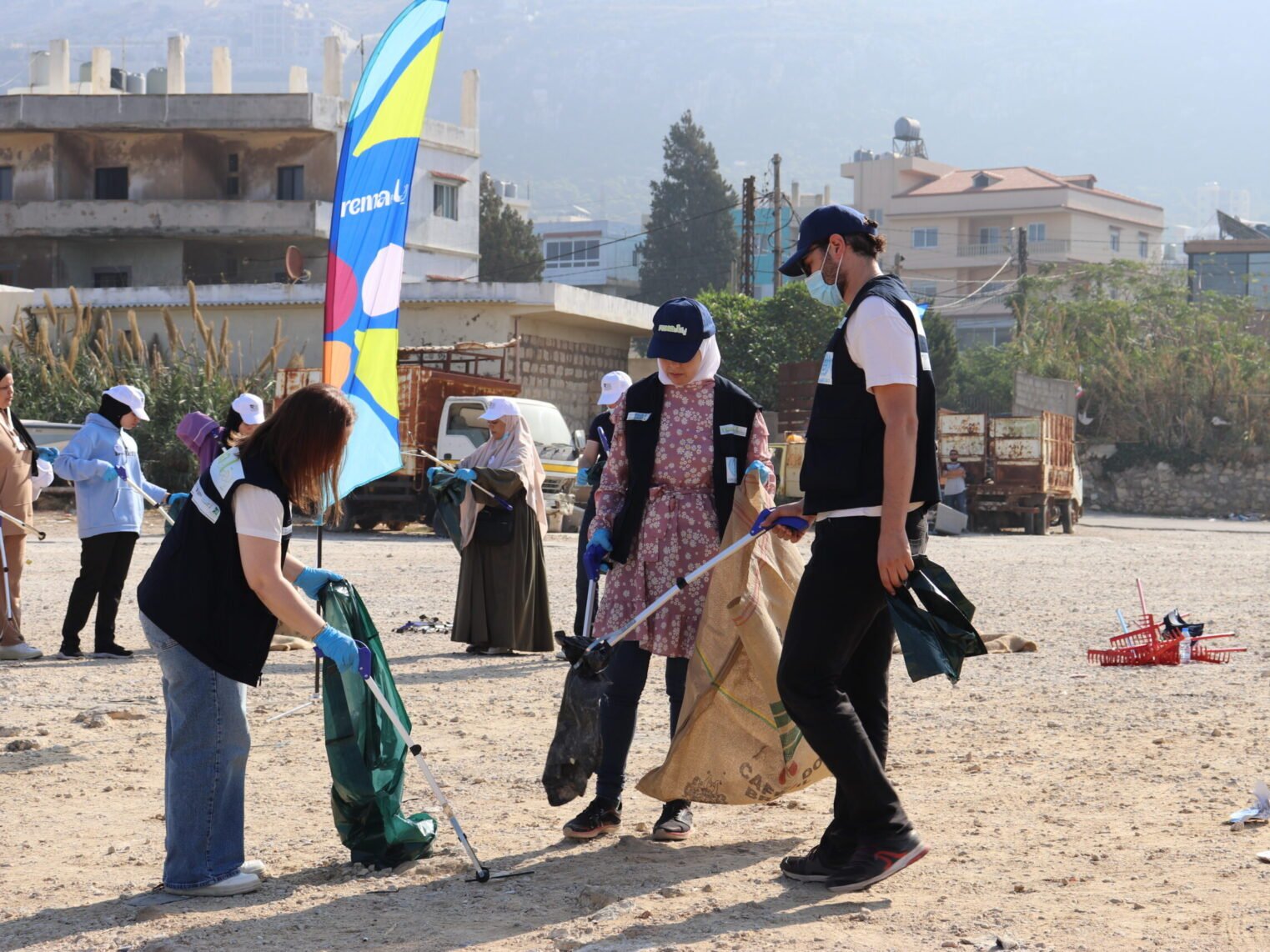 Beach cleanup campaign in Qalamoun public beach